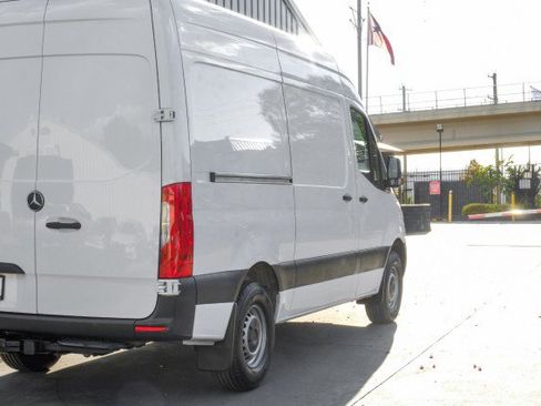 Used 2020 Mercedes-Benz Sprinter 2500 image 48