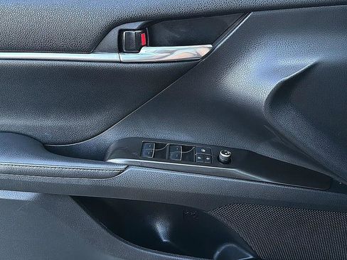 Used 2021 Toyota Camry XSE FWD image 22