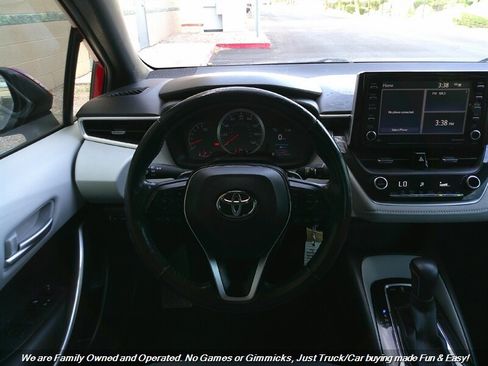 Used 2021 Toyota Corolla SE w/ Carpet Mat Package (TMS) image 32