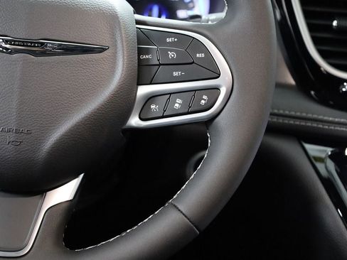 New 2026 Chrysler Pacifica Select image 20