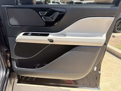 Certified 2025 Lincoln Aviator 2WD image 15