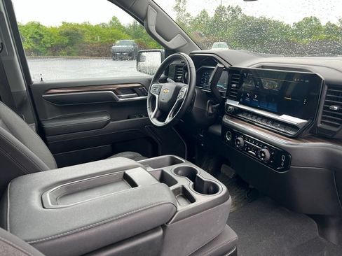 Used 2023 Chevrolet Silverado 1500 LT w/ Work Truck Package AWD/4WD image 9