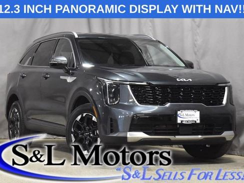 Used 2024 Kia Sorento S image 1