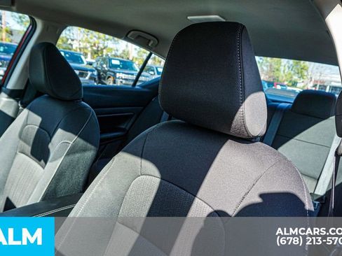 Used 2025 Nissan Altima 2.5 SV FWD image 18