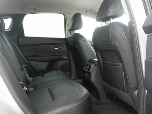 Used 2025 Nissan Murano SV AWD/4WD image 12