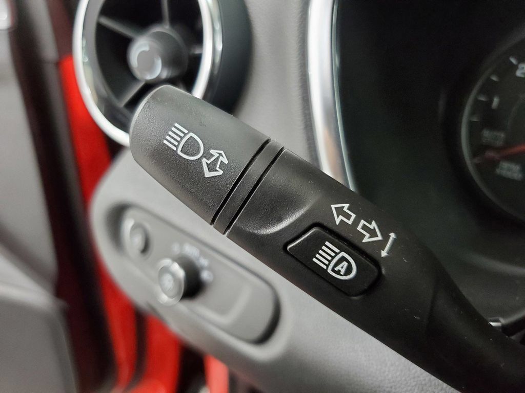 Used 2025 Chevrolet Blazer LT FWD image 33