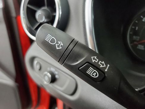 Used 2025 Chevrolet Blazer LT FWD image 33