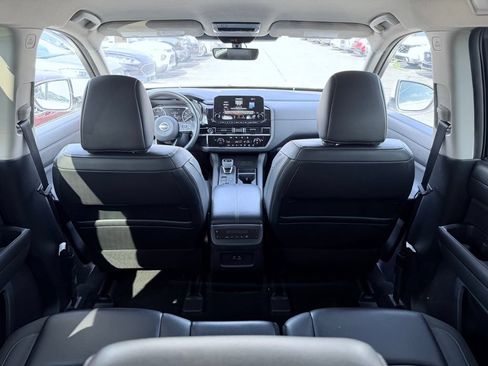 Used 2023 Nissan Pathfinder SL AWD/4WD image 27