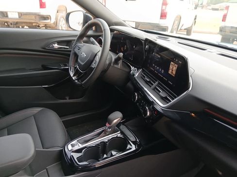 Used 2026 Chevrolet Trax RS w/ Sunroof Package FWD image 99
