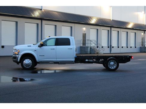 Used 2024 RAM 5500 Laramie image 2
