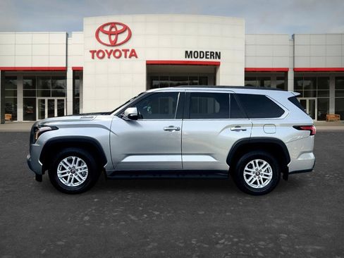 Certified 2025 Toyota Sequoia SR5 AWD/4WD image 7