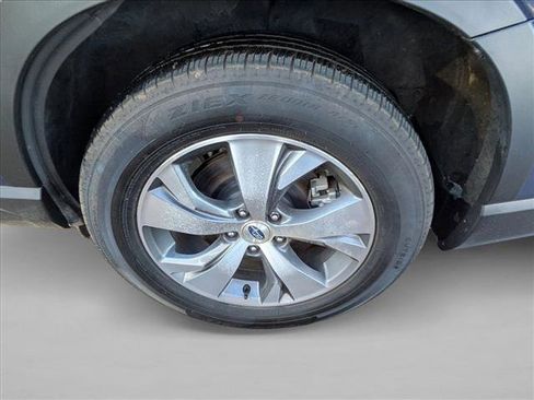 Certified 2024 Subaru Ascent Premium w/ Convenience Package image 9