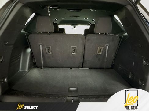 Used 2023 Chevrolet Traverse LT FWD image 25