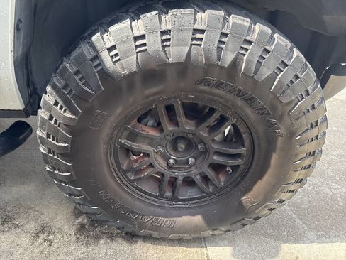 Used 2008 HUMMER H3 image 25