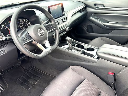 Used 2024 Nissan Altima 2.5 SV image 12