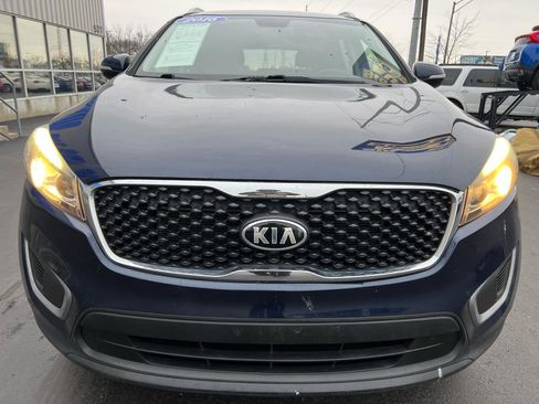 Used 2016 Kia Sorento LX w/ LX Convenience Package image 9