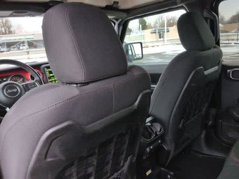 Used 2018 Jeep Wrangler Unlimited Rubicon image 18