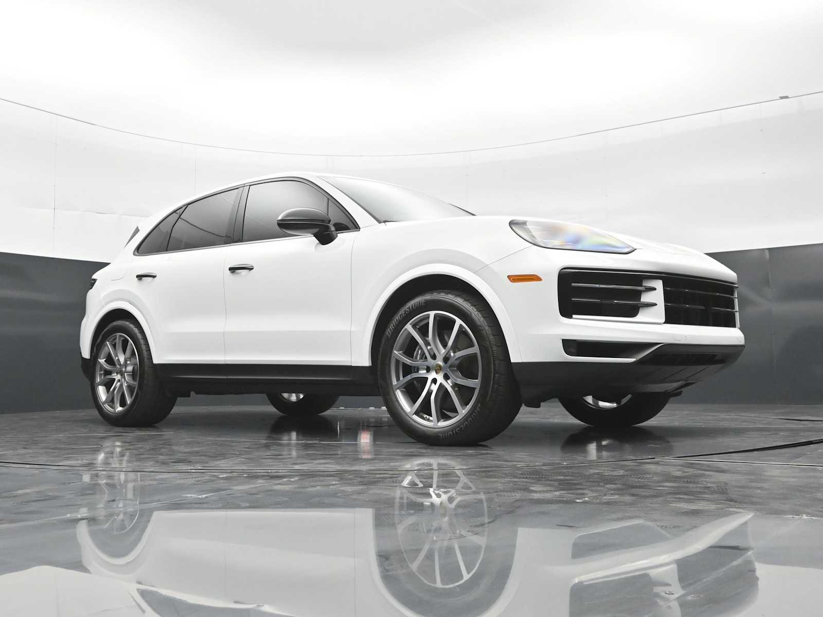 Certified 2024 Porsche Cayenne AWD/4WD image 44