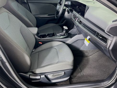 Used 2025 Kia K4 LXS image 22