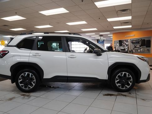 Used 2025 Subaru Forester Premium w/ Convenience Package #1 image 16