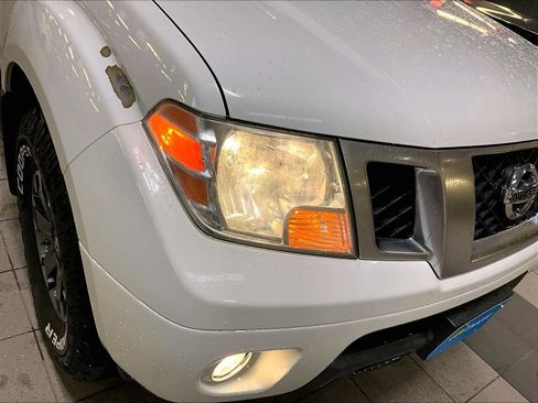 Used 2018 Nissan Frontier PRO-4X image 33