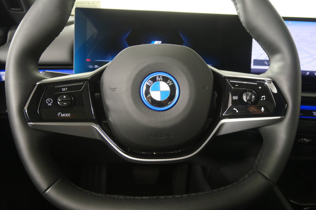 Certified 2026 BMW i5 eDrive40 AWD/4WD image 19
