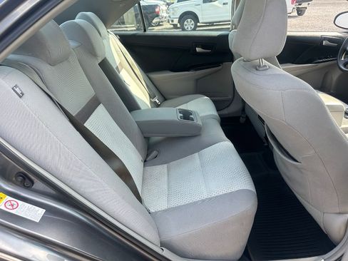 Used 2014 Toyota Camry LE image 11