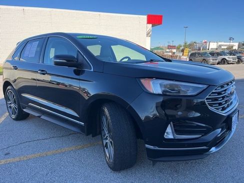 Used 2019 Ford Edge Titanium w/ Equipment Group 301A image 8