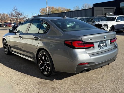 Used 2023 BMW 530e xDrive w/ Premium Package image 5