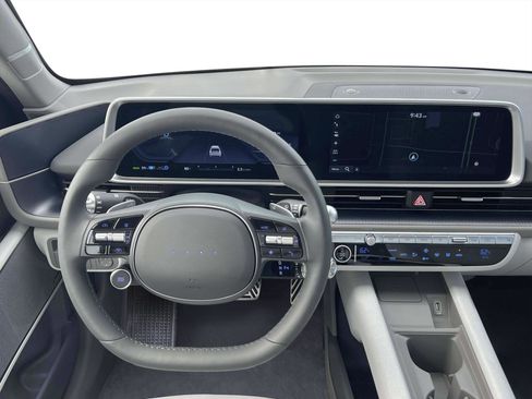 New 2025 Hyundai Ioniq 6 Limited image 17