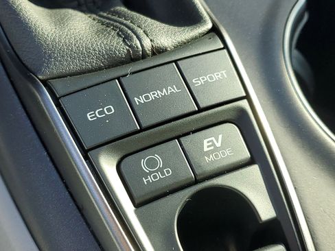 Certified 2022 Toyota Camry SE image 27