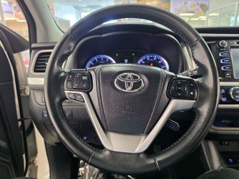 Used 2014 Toyota Highlander Limited FWD image 10