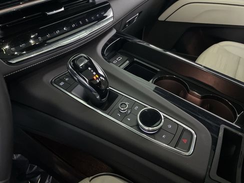 Used 2022 Cadillac Escalade ESV Sport image 18