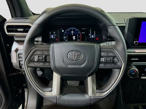 New 2026 Toyota 4Runner SR5 AWD/4WD image 11