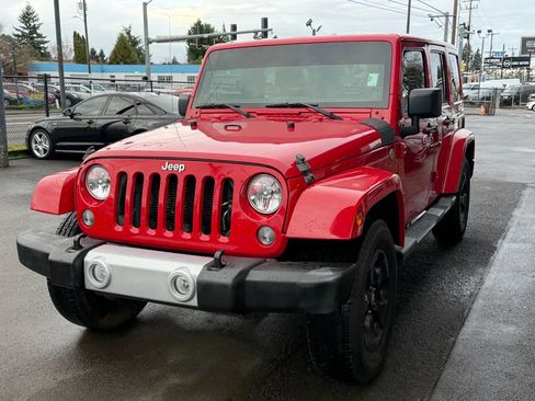 Used 2014 Jeep Wrangler Unlimited Sahara w/ Max Tow Package image 6