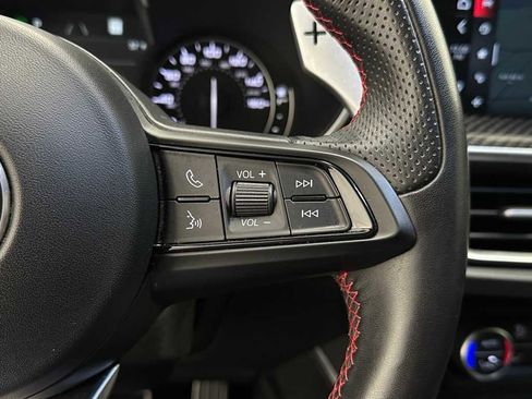 Used 2023 Alfa Romeo Stelvio Estrema image 26