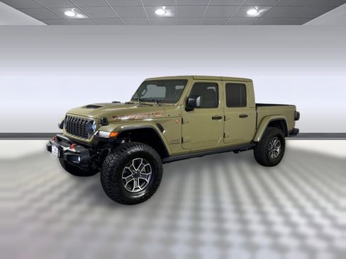 Used 2025 Jeep Gladiator Mojave AWD/4WD image 1