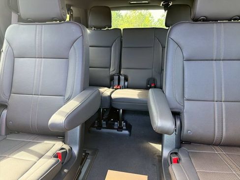 Used 2025 Chevrolet Tahoe High Country AWD/4WD image 27