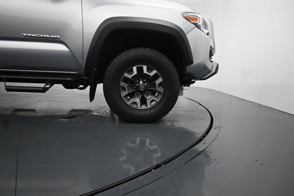 Used 2021 Toyota Tacoma TRD Off-Road AWD/4WD image 11