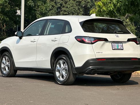 Used 2023 Honda HR-V LX image 6