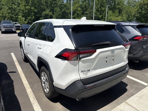 Used 2023 Toyota RAV4 LE FWD image 9