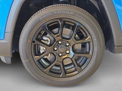 New 2026 Jeep Compass Latitude image 9