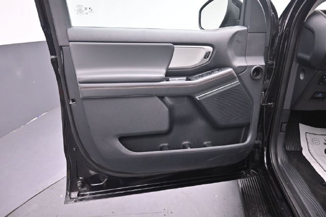 Certified 2025 Ford Expedition Active AWD/4WD image 20