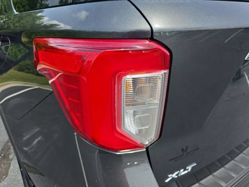 Used 2020 Ford Explorer XLT RWD image 35