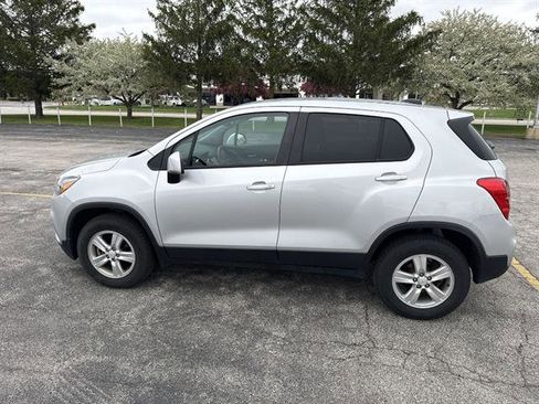 Used 2021 Chevrolet Trax LS w/ Tint and Cruise Package AWD/4WD image 54