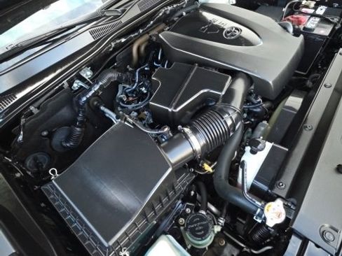 Used 2019 Toyota Tacoma Limited image 25