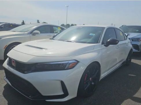 Used 2023 Honda Civic Type R image 1
