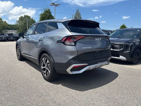 Used 2025 Kia Sportage EX FWD image 3