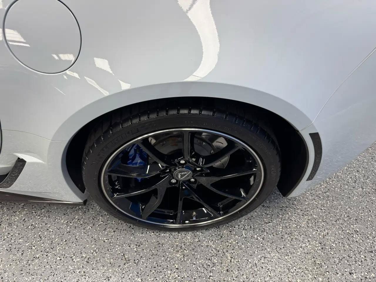 Used 2018 Chevrolet Corvette Z06 w/ Carbon 65 Edition RWD image 31