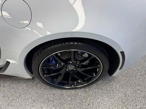 Used 2018 Chevrolet Corvette Z06 w/ Carbon 65 Edition RWD image 31
